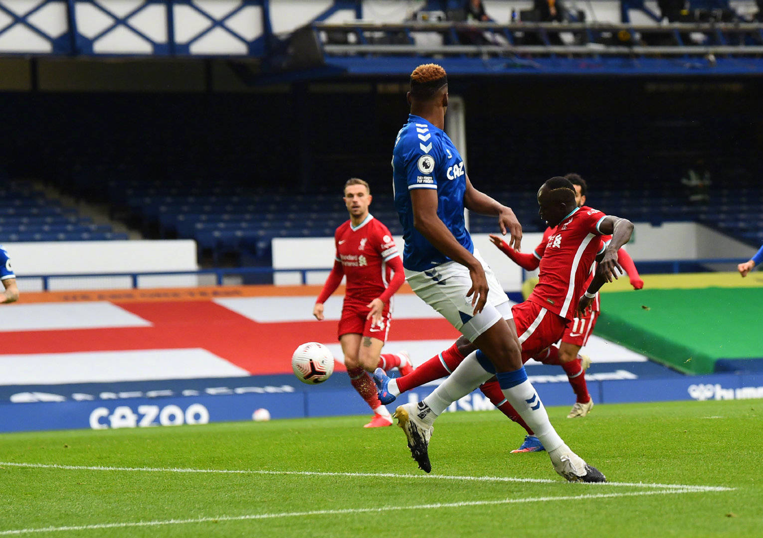 穩坐熱刺前 穩坐熱刺前