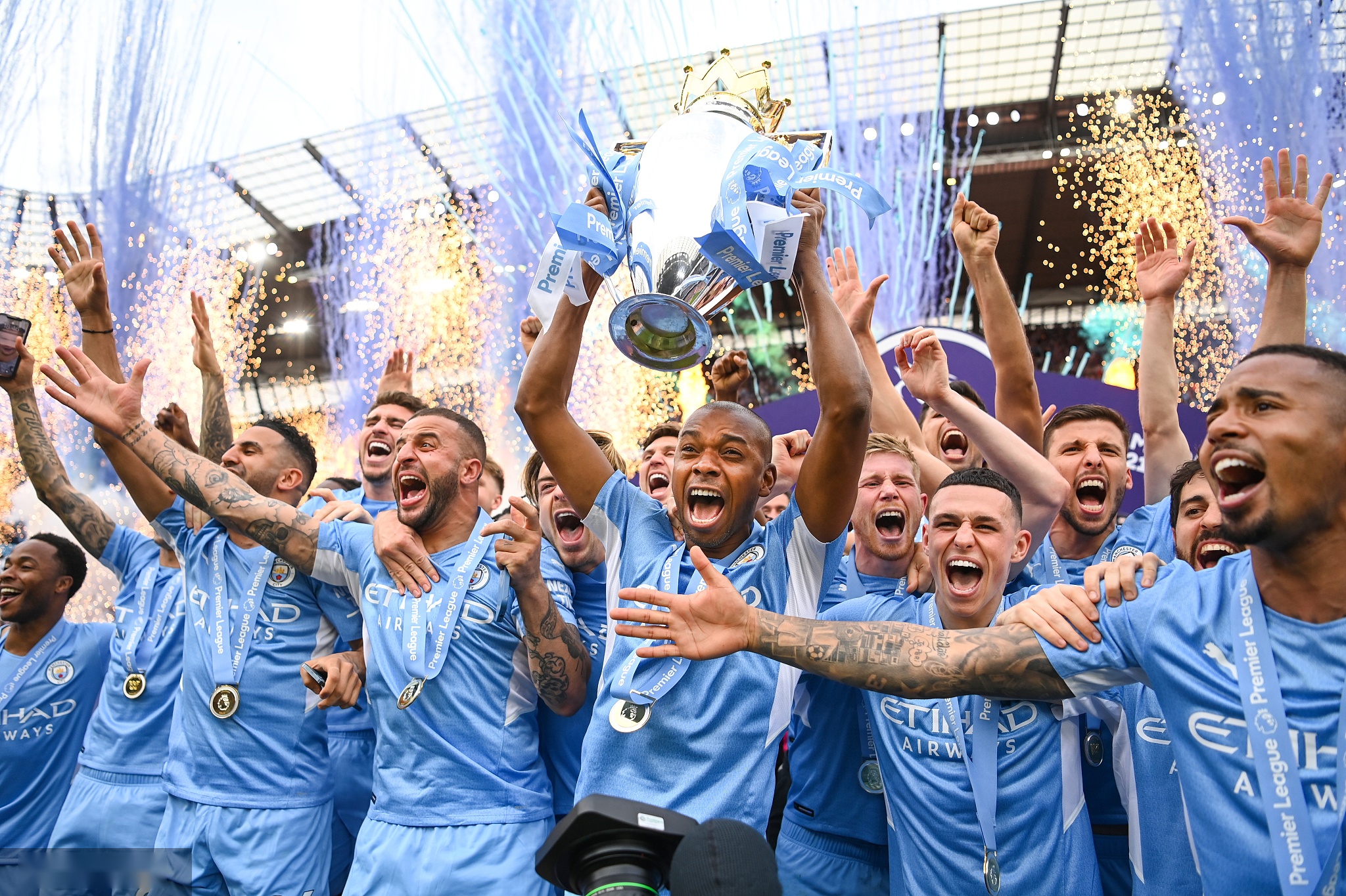 示了团队协 示了团队协